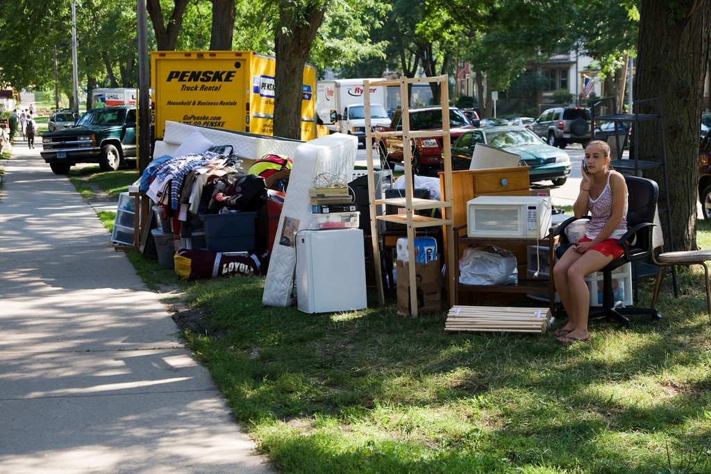 Take some time to think through how to arrange your belongings on the truck before dumping it all on the lawn.